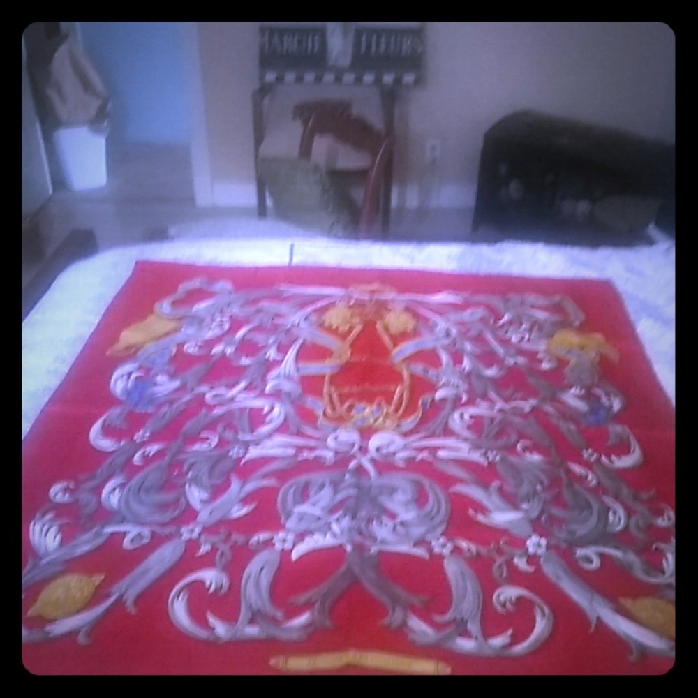 Hermes-Paris Scarf 💯 silk